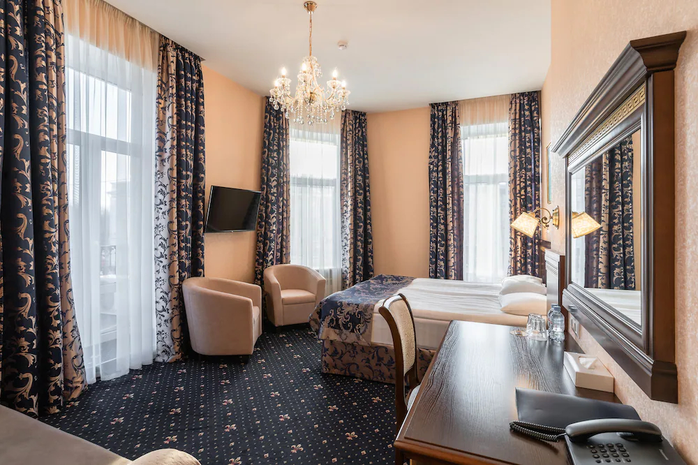 Sapphire Hotel