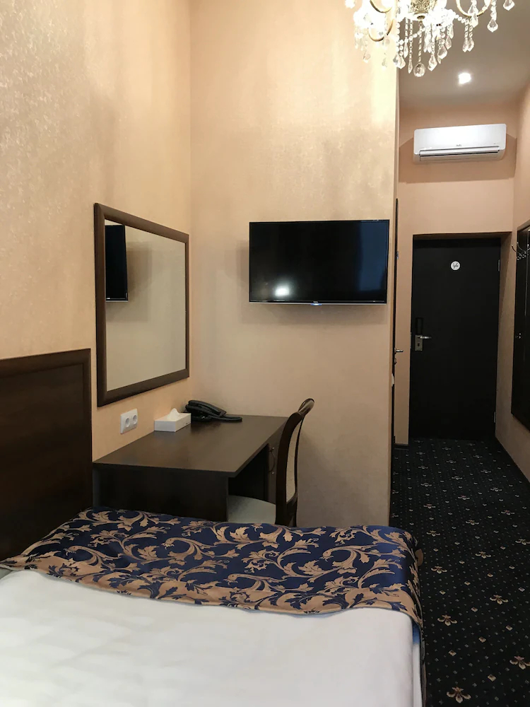 Sapphire Hotel
