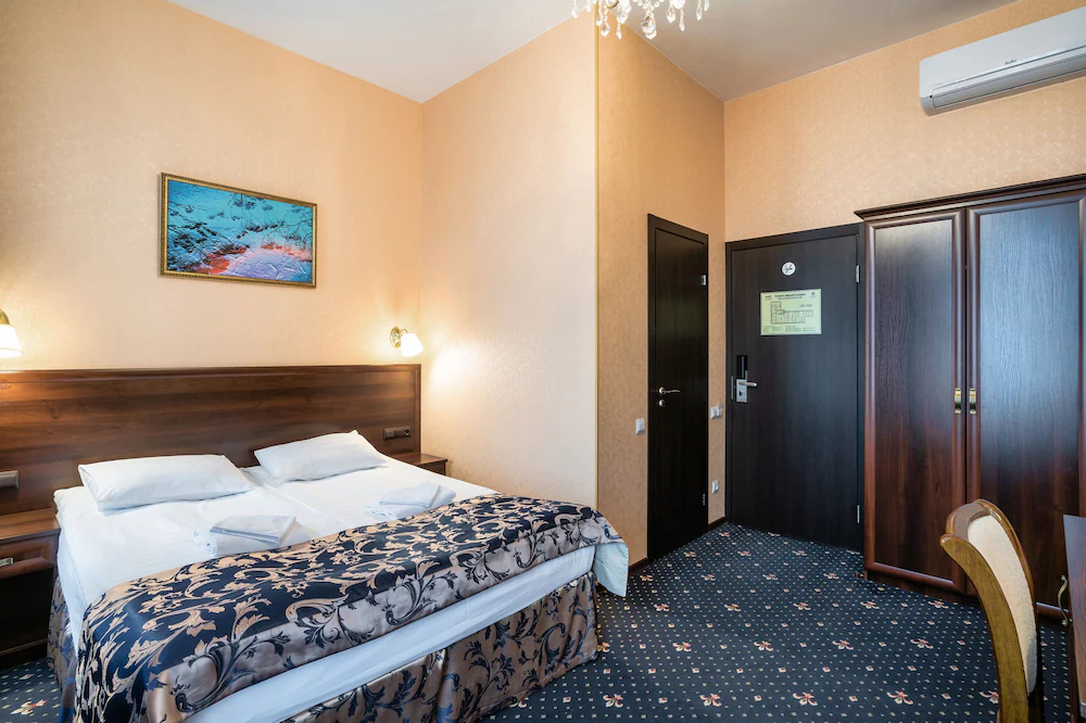 Sapphire Hotel