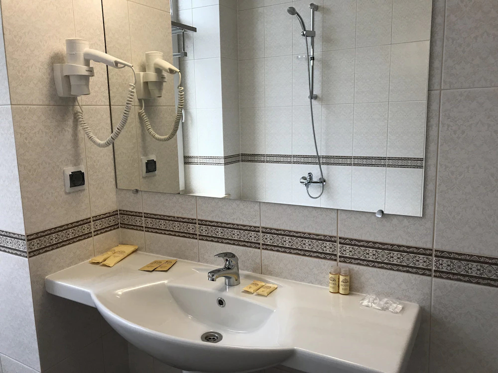 Sapphire Hotel