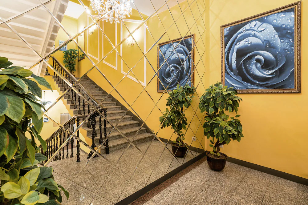 Sapphire Hotel