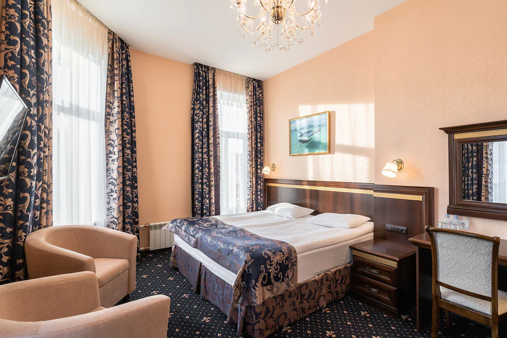 Sapphire Hotel