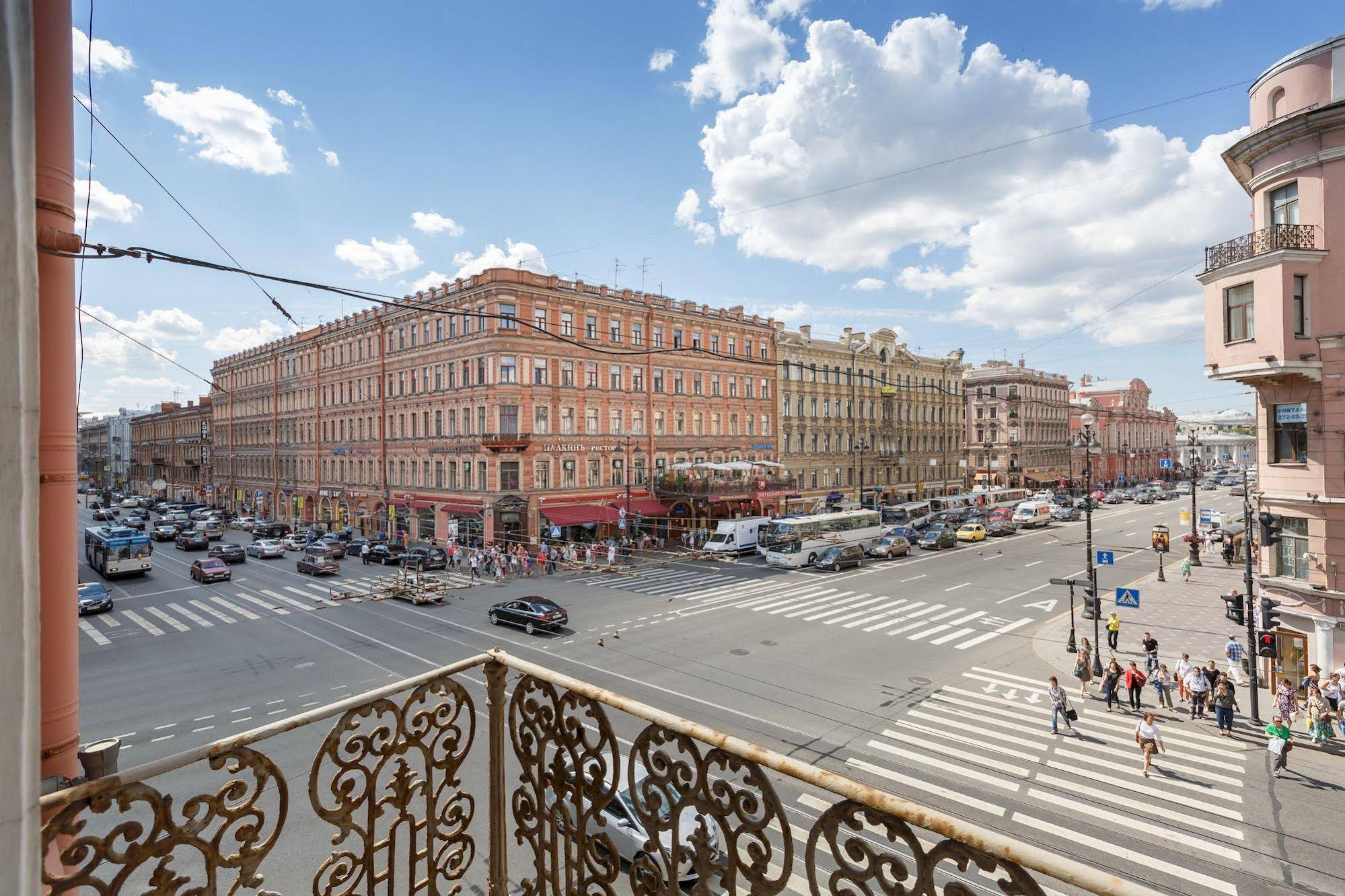 NEO on Nevsky