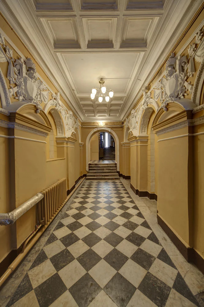 Solo on Nevsky Prospekt