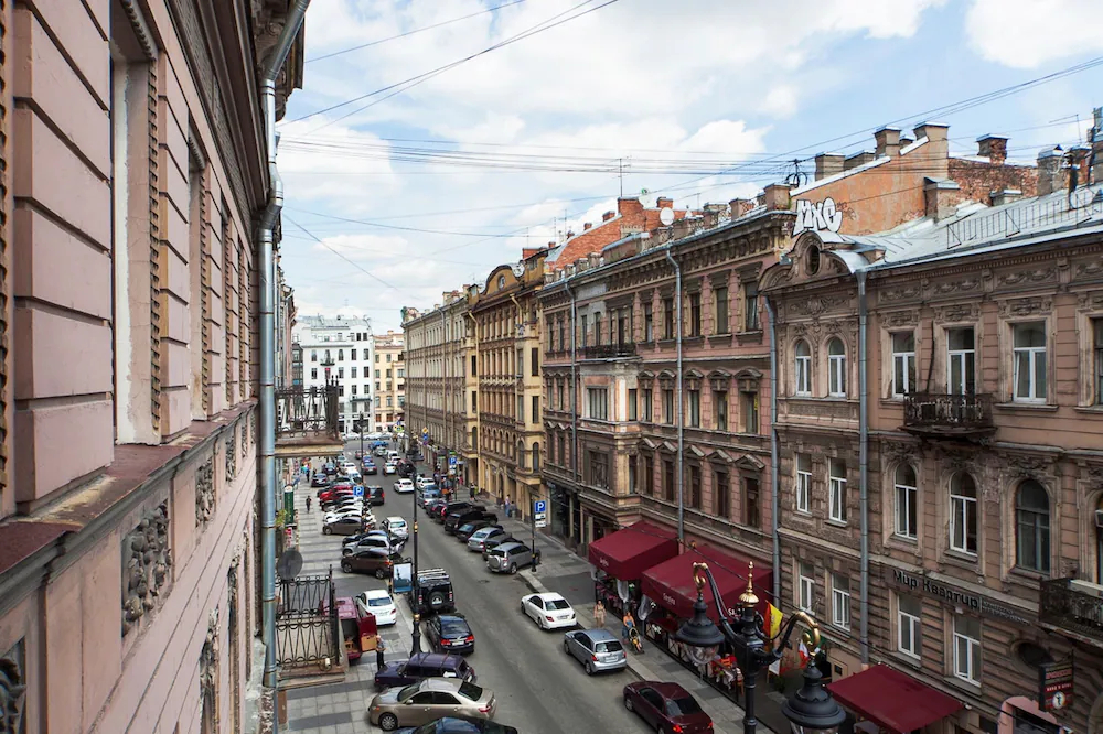 Solo on Nevsky Prospekt