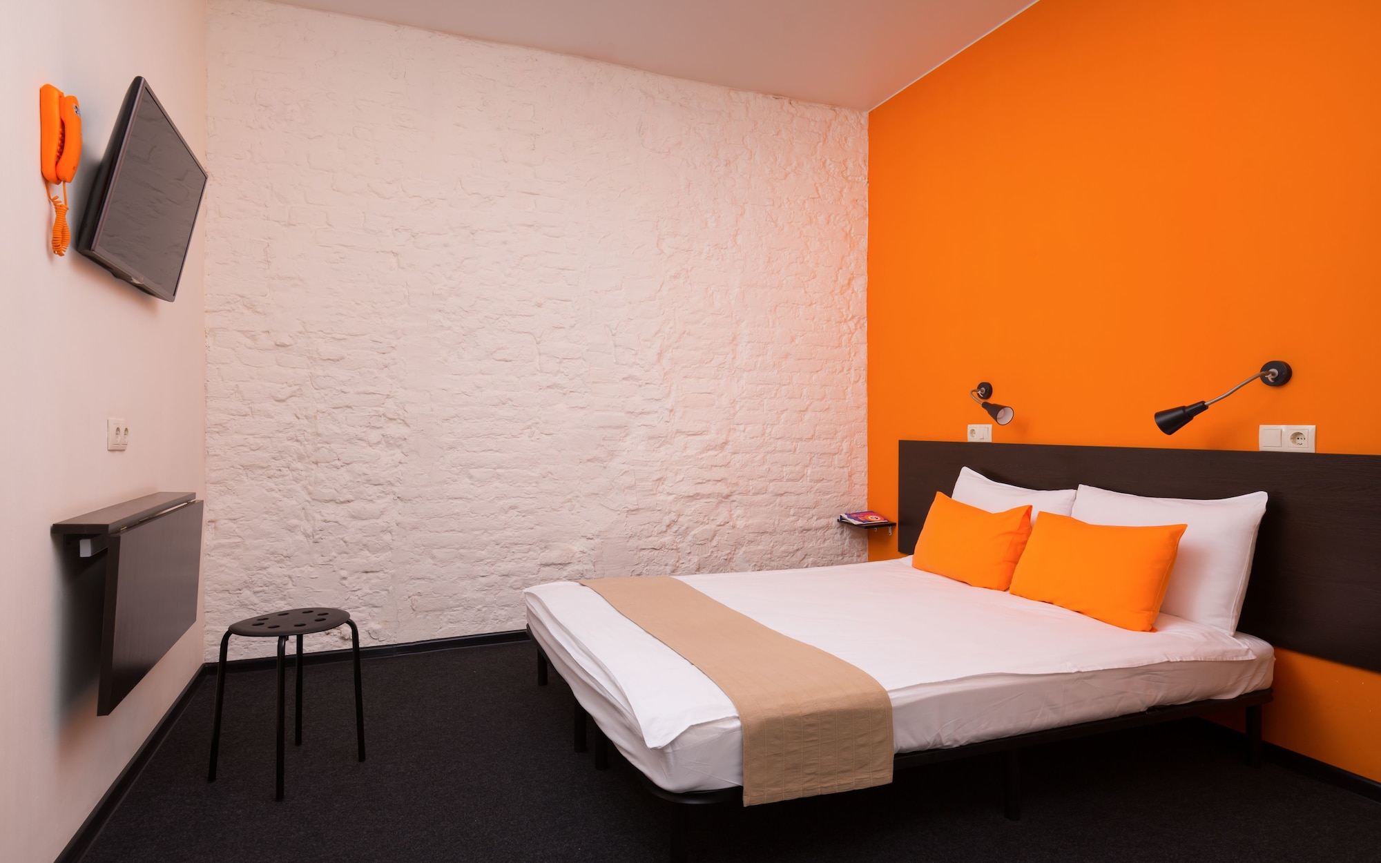 Station Hotel M19