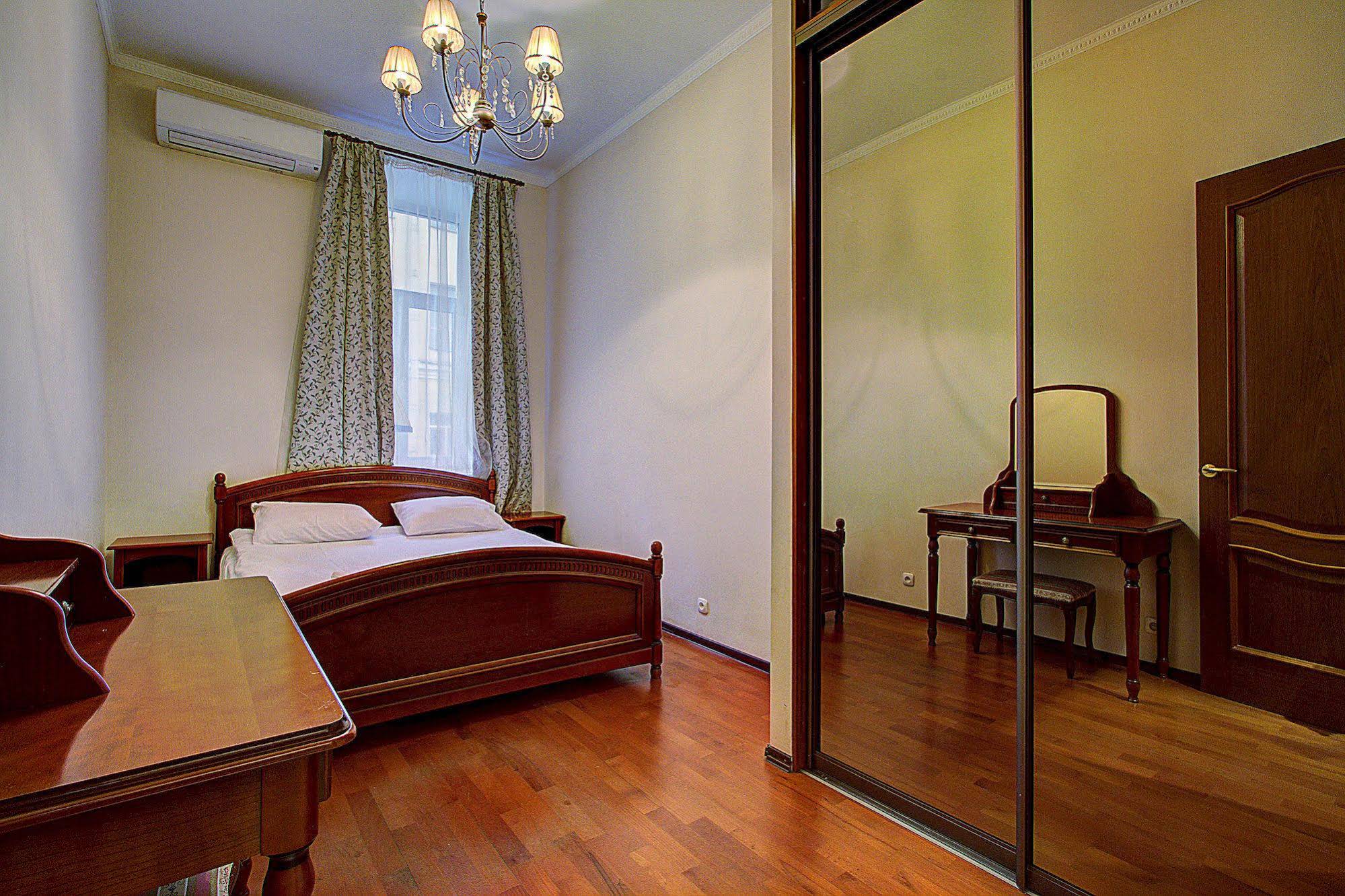 STN Apartments near Moscow Railway Station