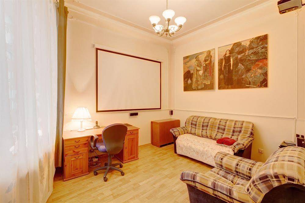 STN Apartments on Ploschad Vosstaniya