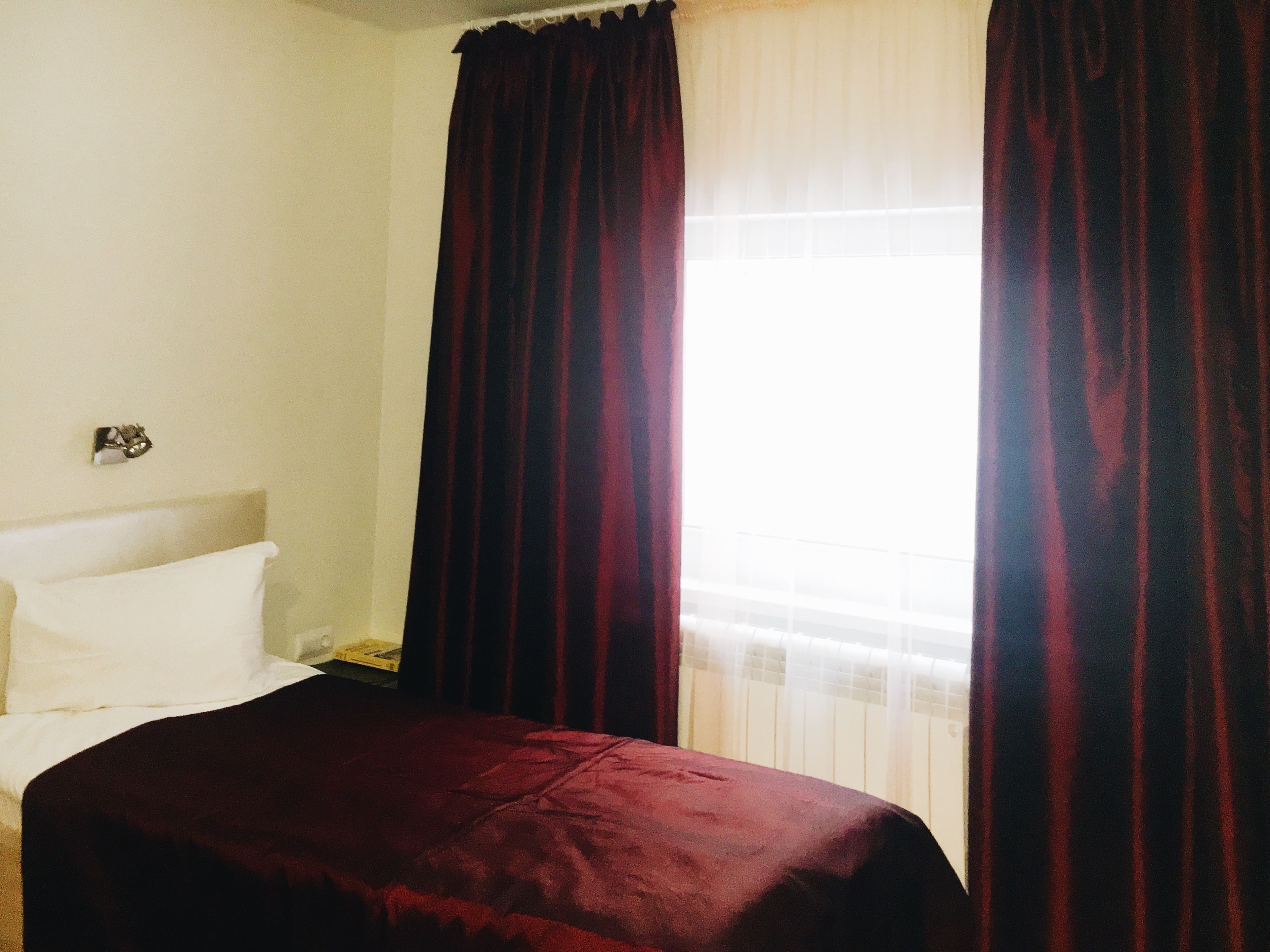 Stony Island Hotel at Blagodatnaya