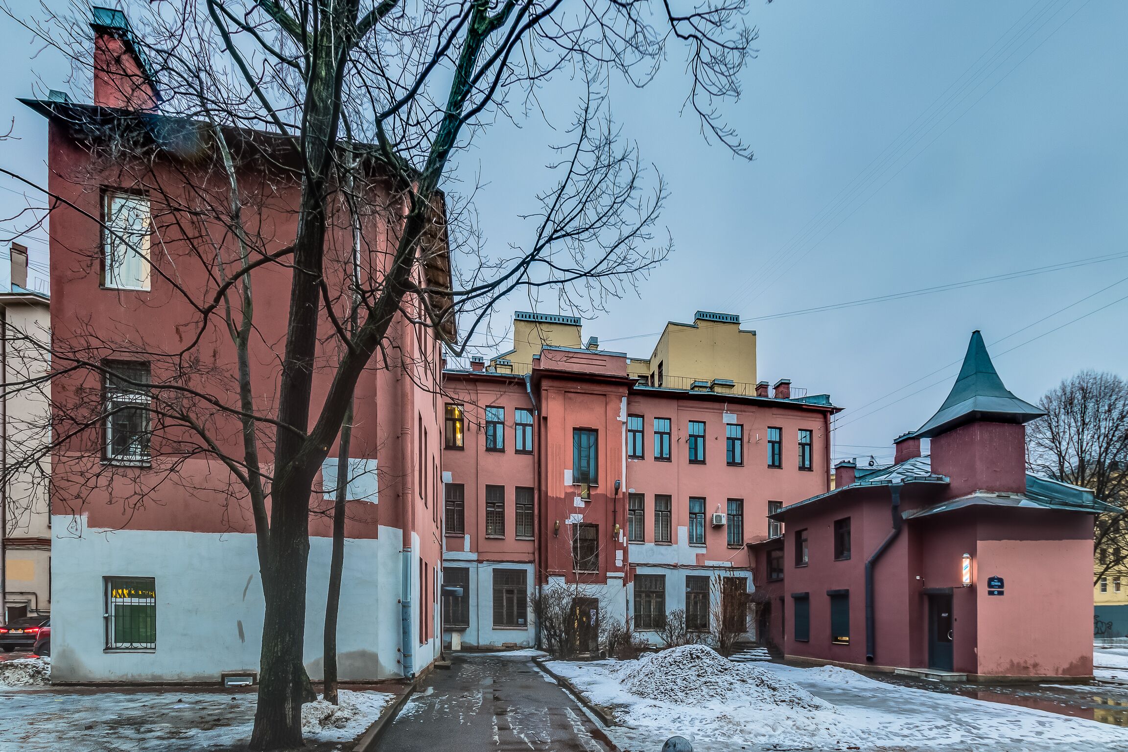 Travelto Petrogradskaya