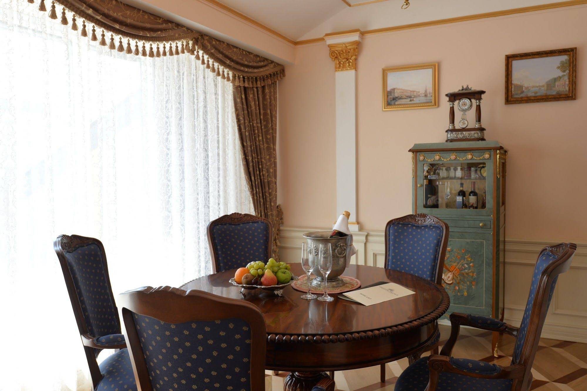 Trezzini Palace Hotel