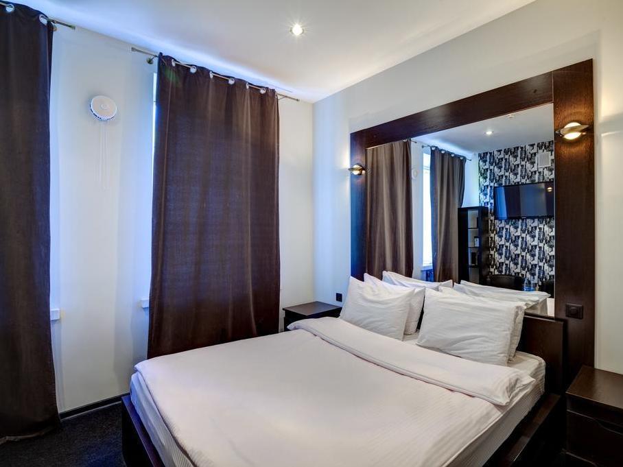 Vasileostrovskiy Hotel