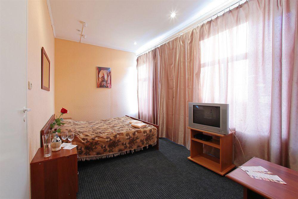 Vasileostrovskiy Hotel