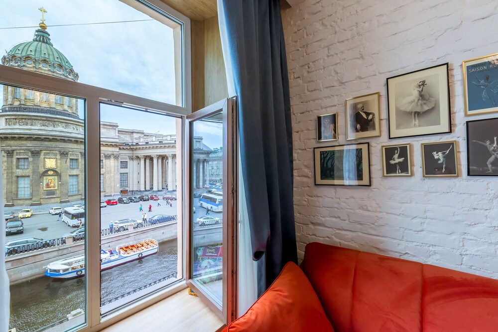 View Art House Russian Ballet