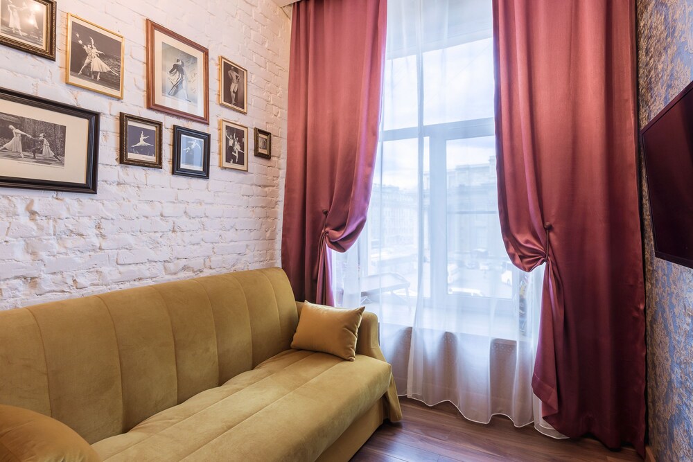 View Art House Russian Ballet