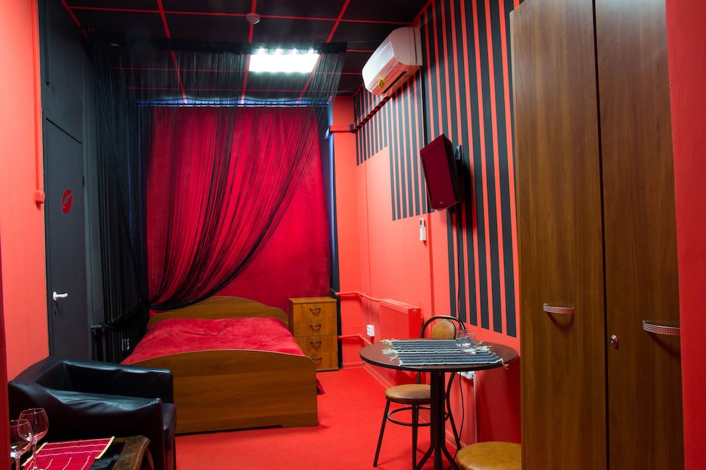 V Pitere Zhit Hostel