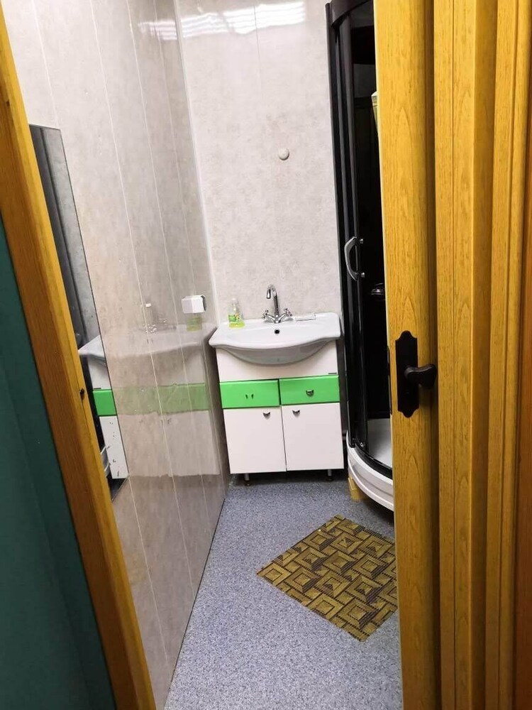 V Pitere Zhit Hostel