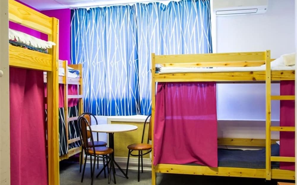 V Pitere Zhit Hostel