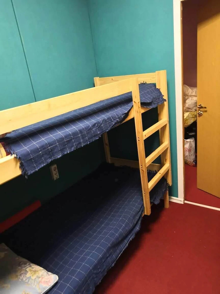 V Pitere Zhit Hostel