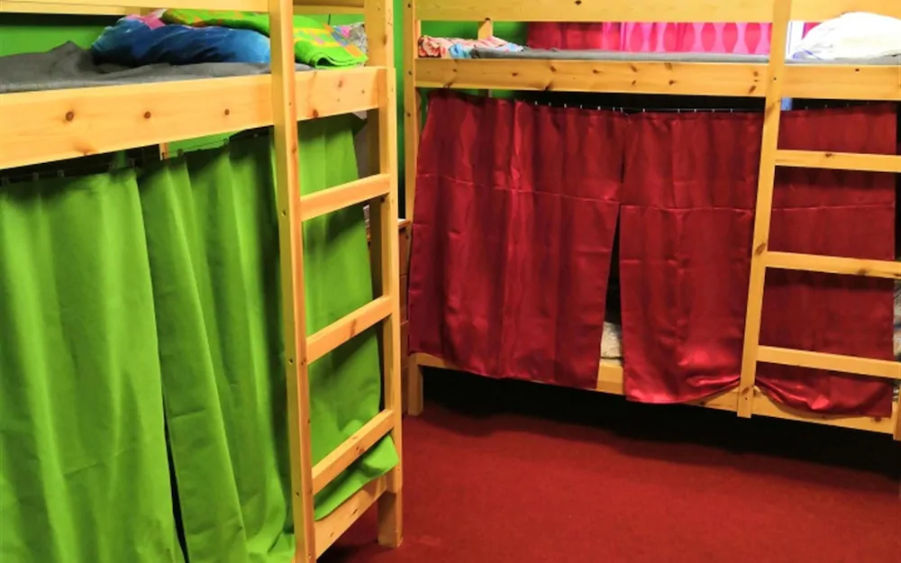 V Pitere Zhit Hostel