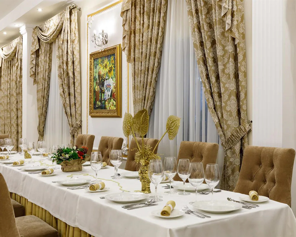White Tree Hotel