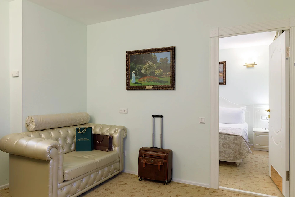 White Tree Hotel