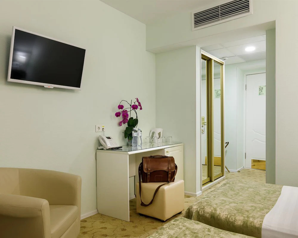 White Tree Hotel