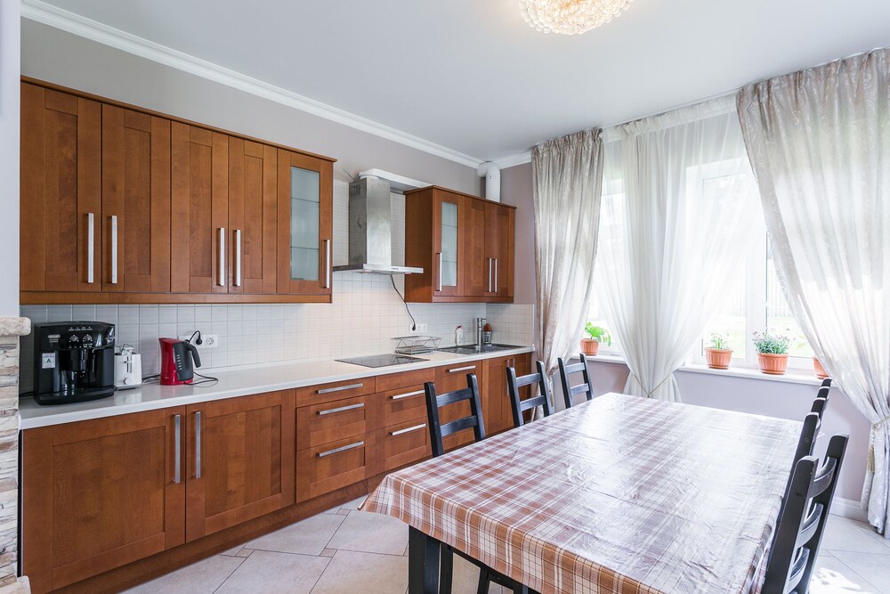 Chernika House
