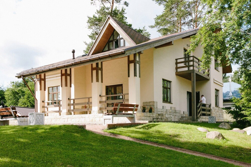 Chernika House