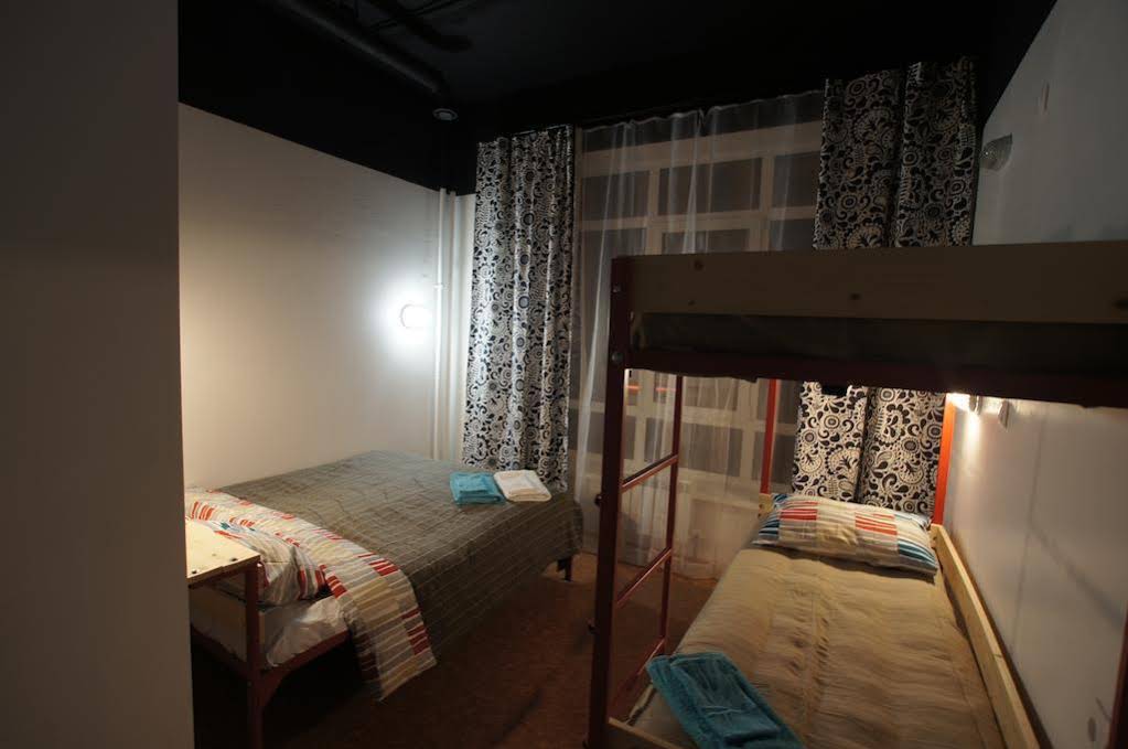 2x2 Hostel