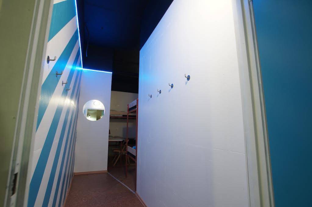 2x2 Hostel