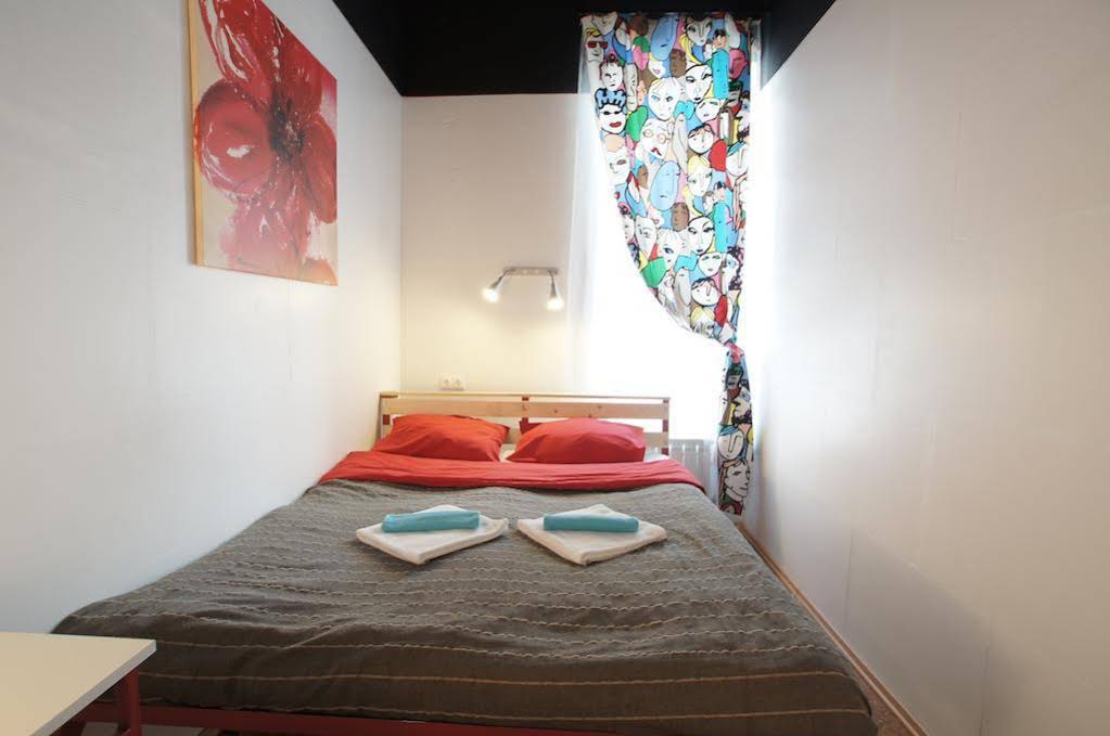 2x2 Hostel