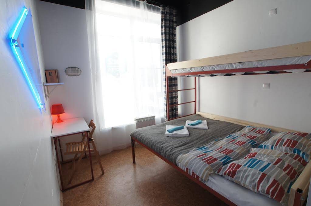 2x2 Hostel