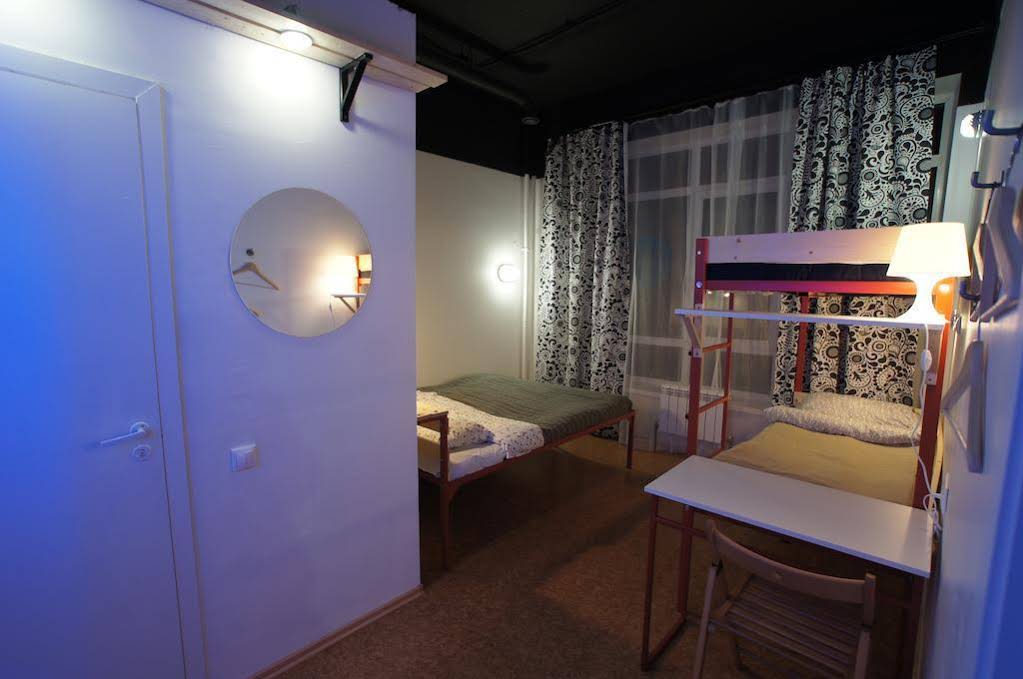 2x2 Hostel