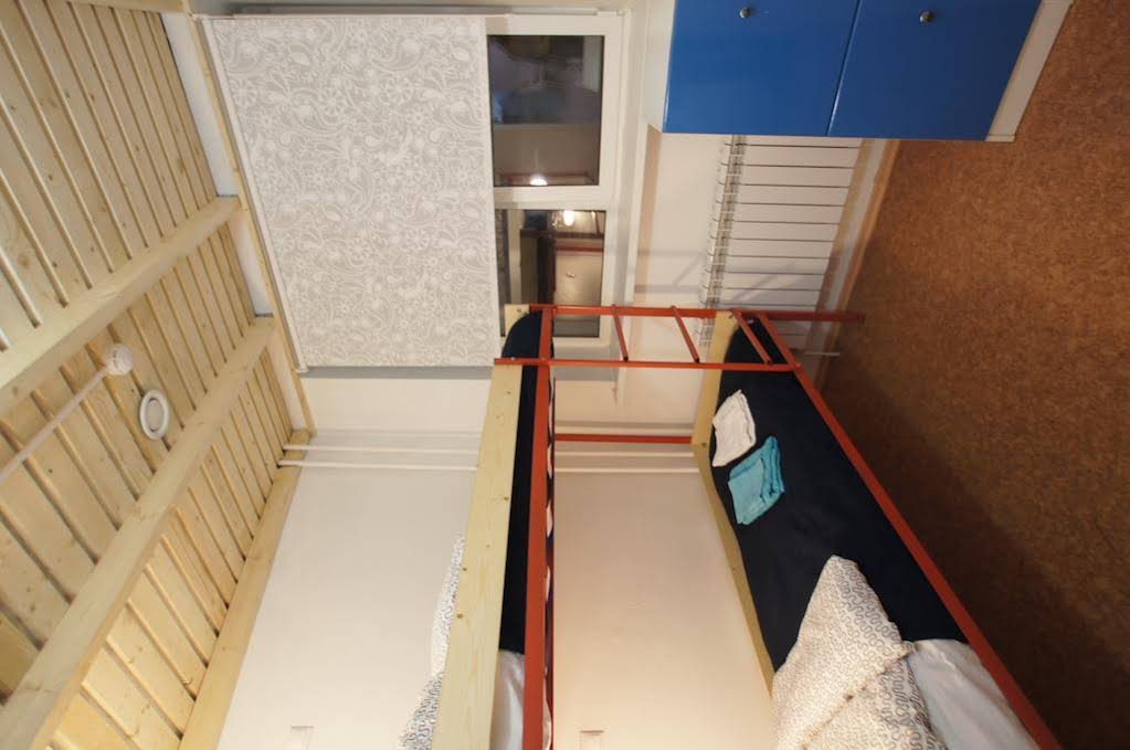 2x2 Hostel