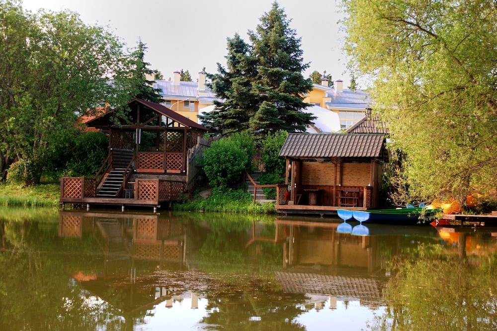 Tropicana Park Country Club