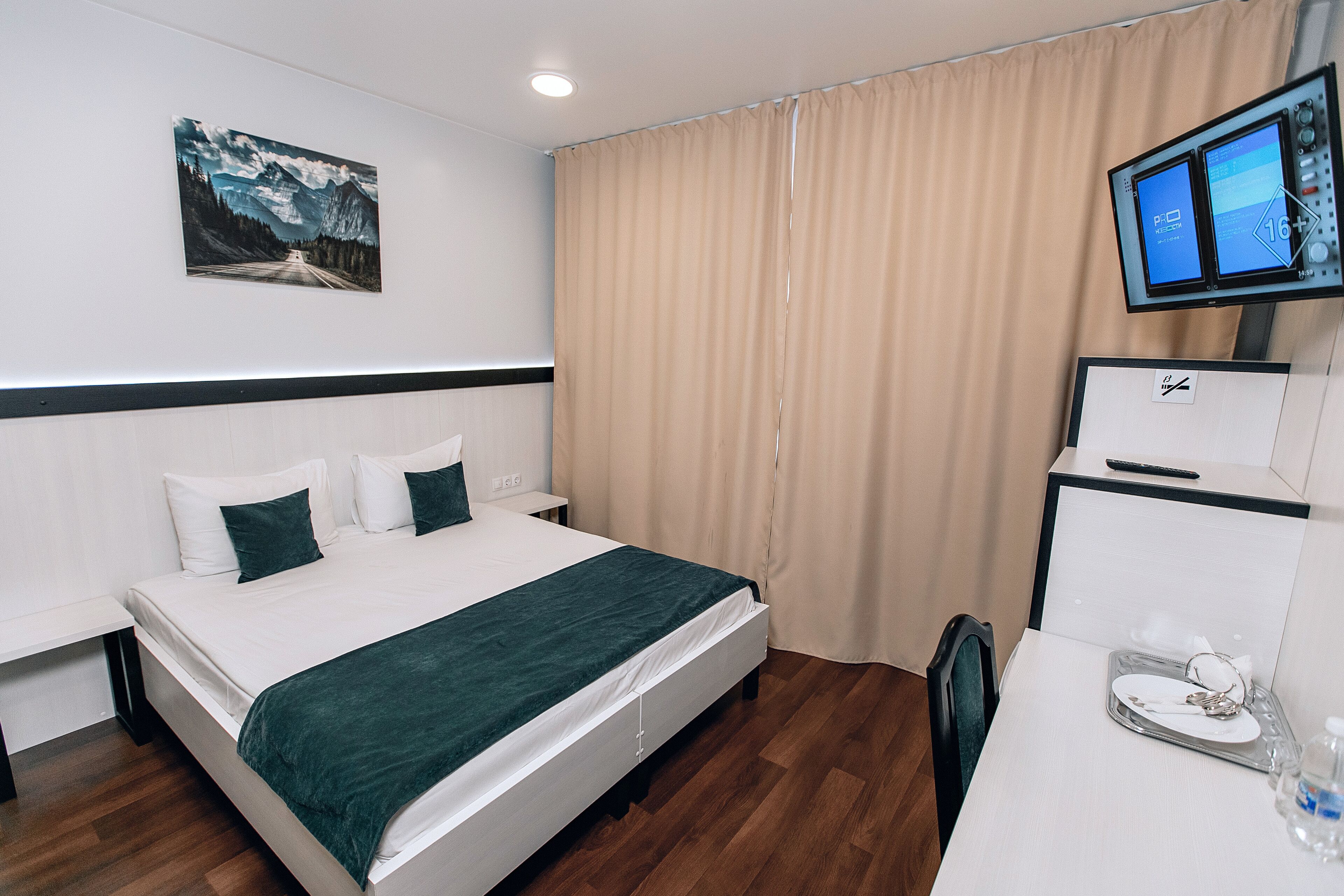 Red Fox Hotel