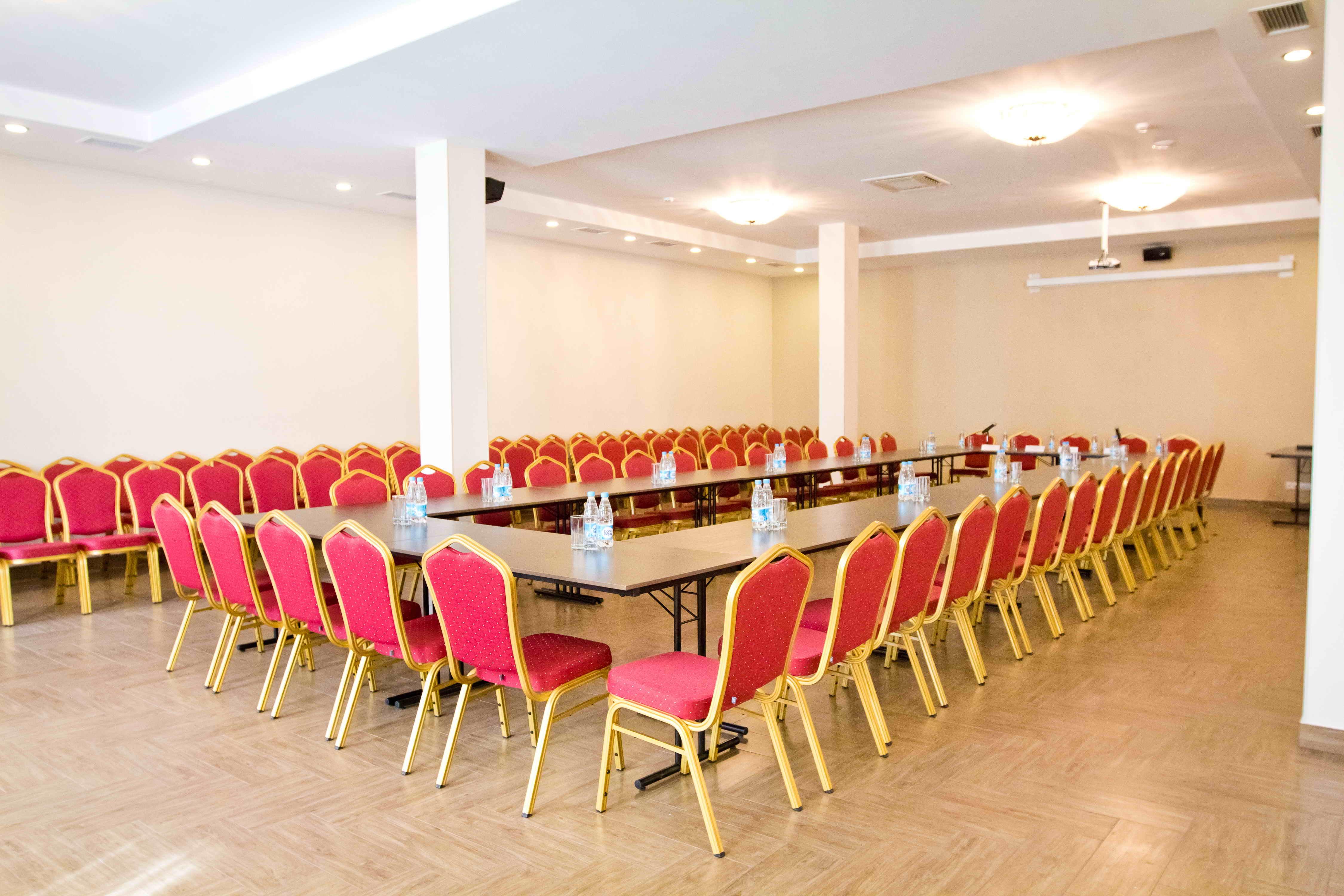 AMAKS City Hotel