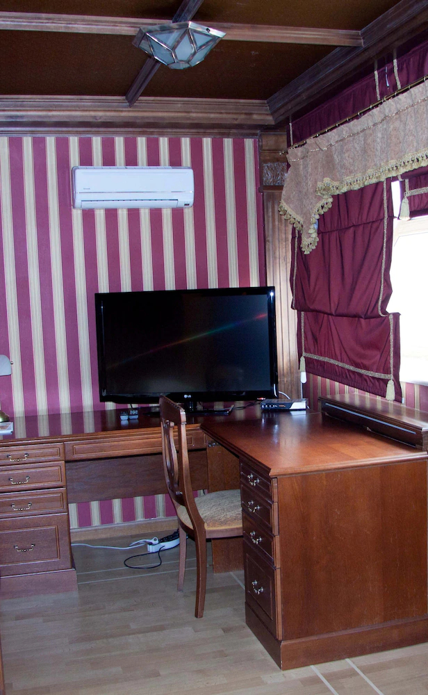Dynasty Apartments