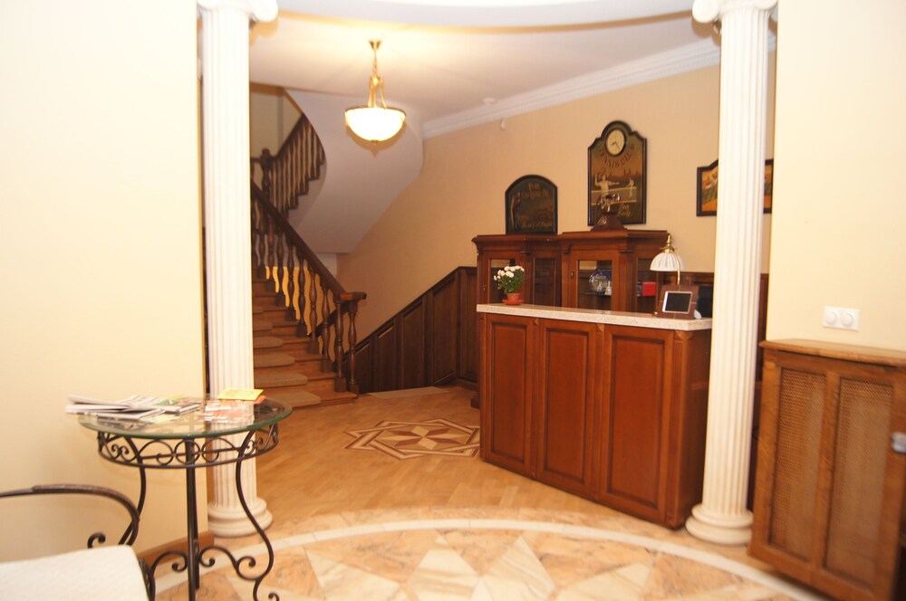 Dynasty Apartments