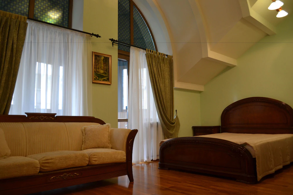 Dynasty Apartments