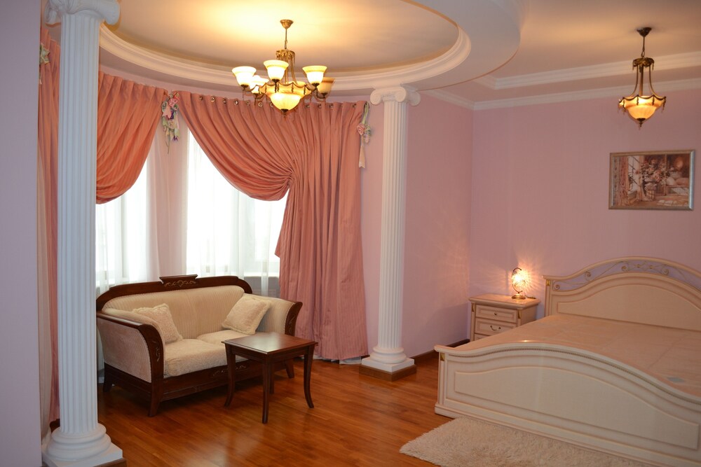 Dynasty Apartments