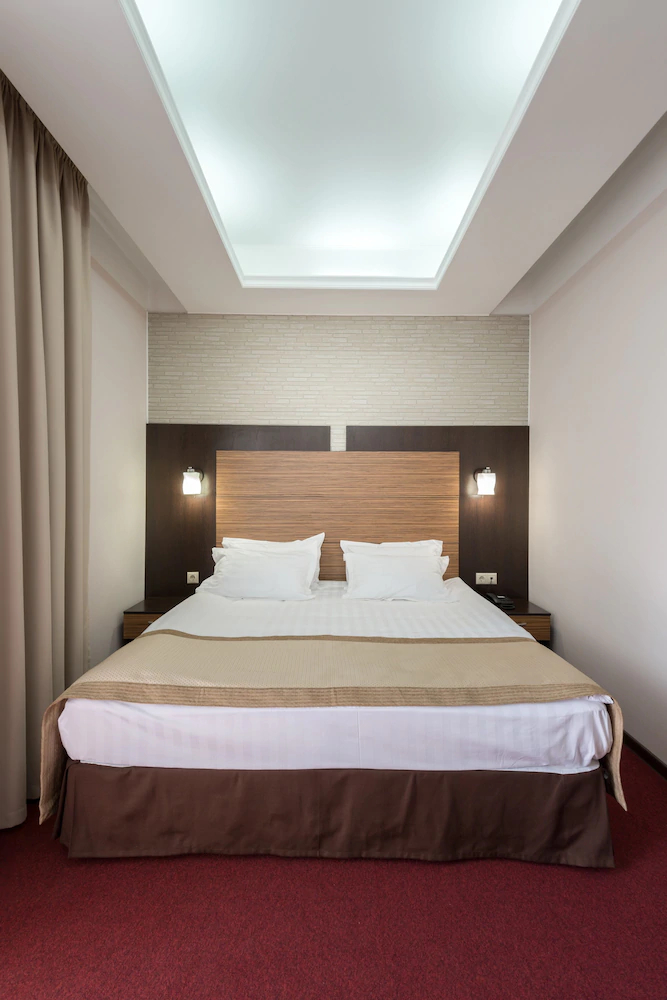 Hotel N