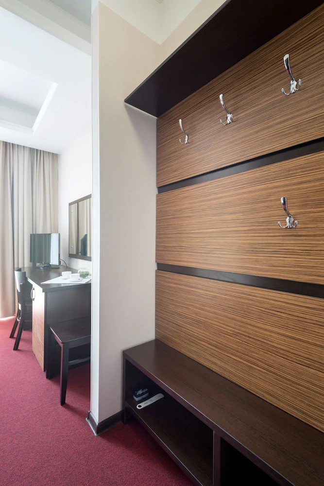 Hotel N