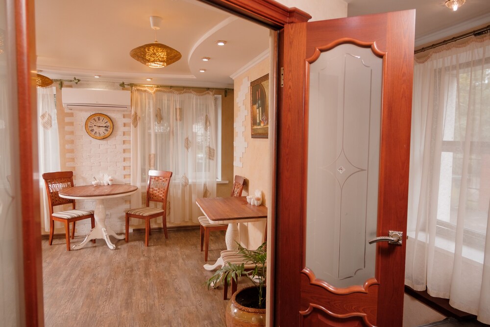 Hotel-Club Au Rooms Center