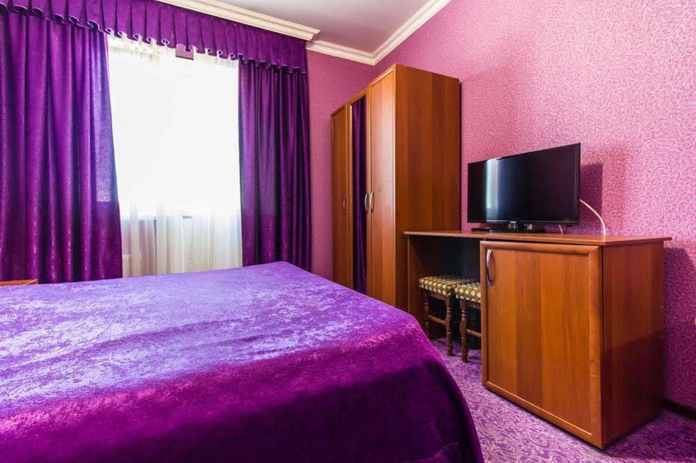 8 Nebo Hotel