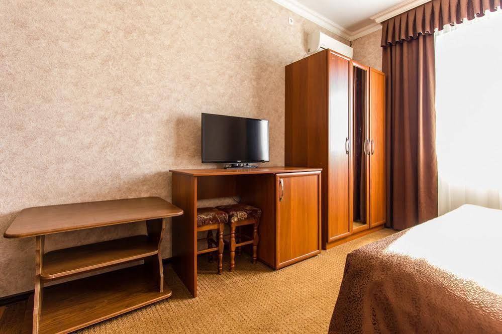 8 Nebo Hotel