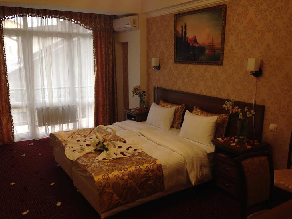 Ani Guest House