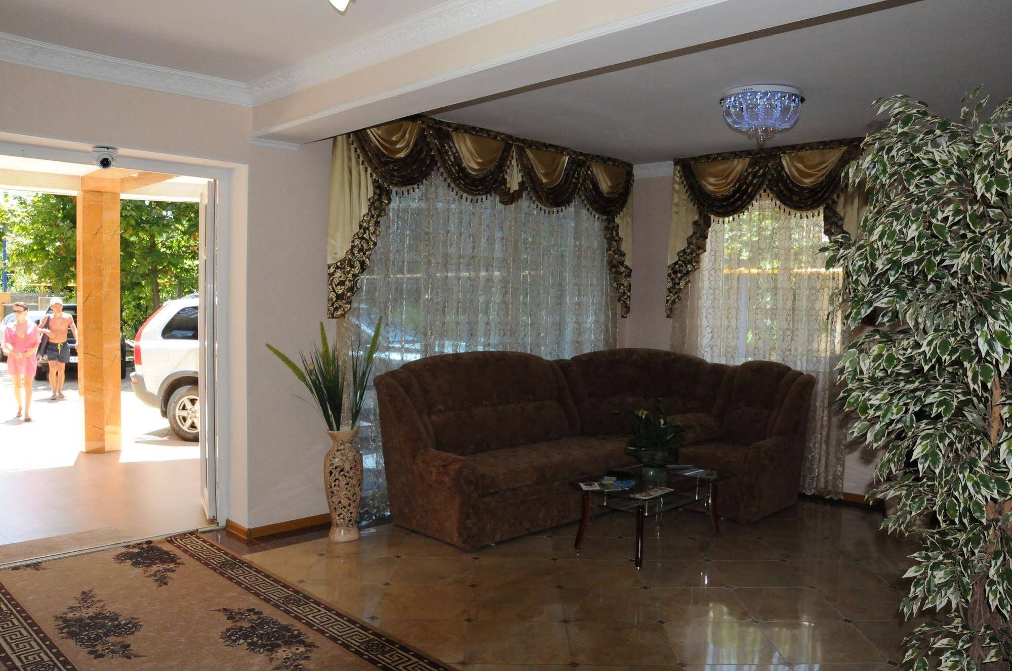 Dobraya Mama Hotel