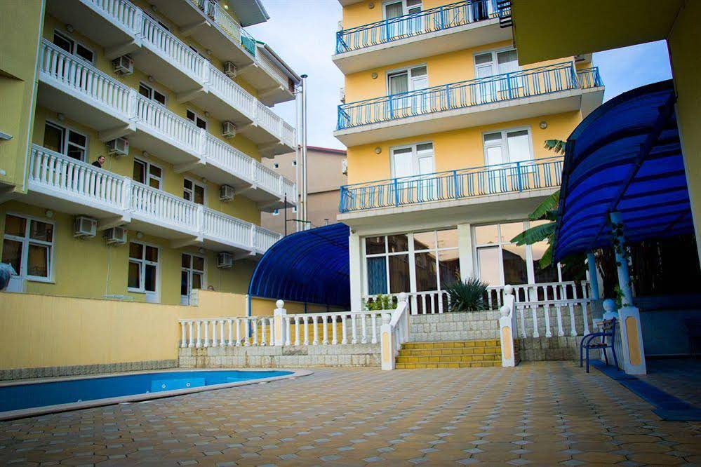 Marina Hotel